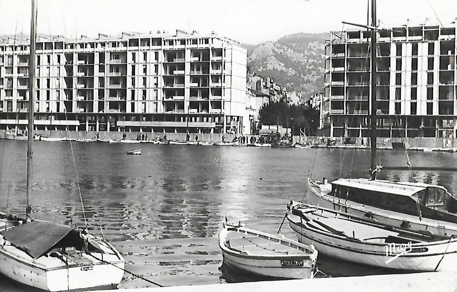 Toulon - Le Port (111).jpg