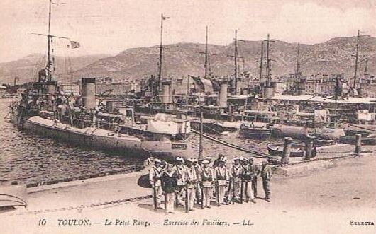 Toulon - Le Port (113).jpg