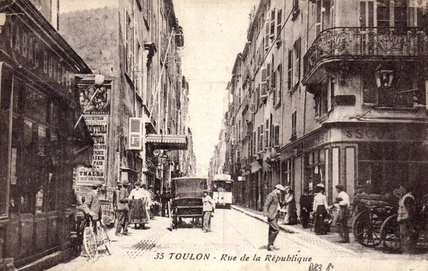 Toulon - Le Port (107).jpg