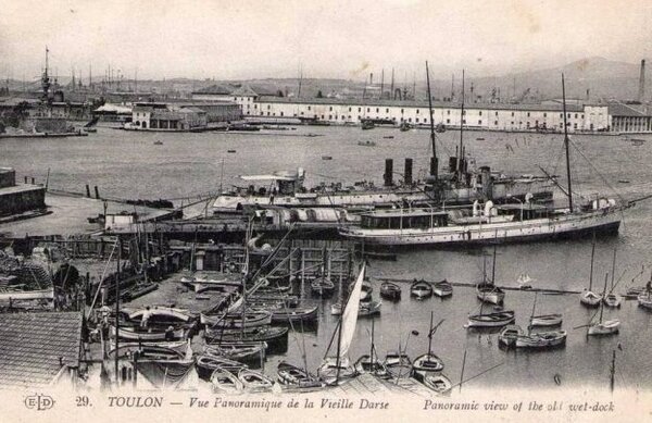 Toulon - Le Port (93).jpg