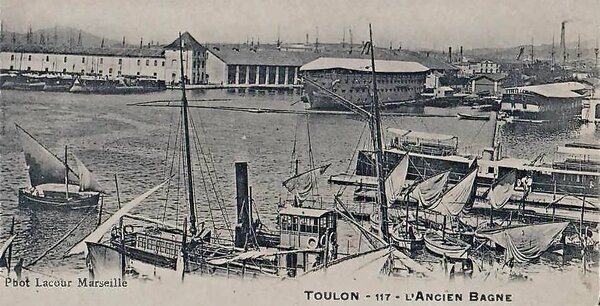 Toulon - Le Port (94).jpg