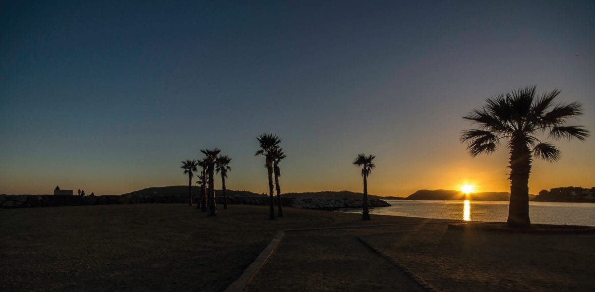 Les Meilleurs Spots pour Admirer les Couchers de Soleil à Toulon