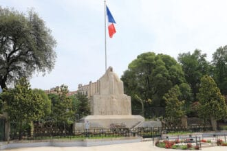 Toulon Se Souvient : Cérémonie Commémorative du 80ème Anniversaire de la Libération d'Auschwitz-Birkenau