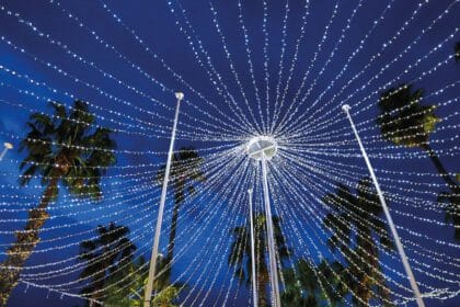 Pourquoi la ville de Toulon installe les lumières de Noël en avance cette année