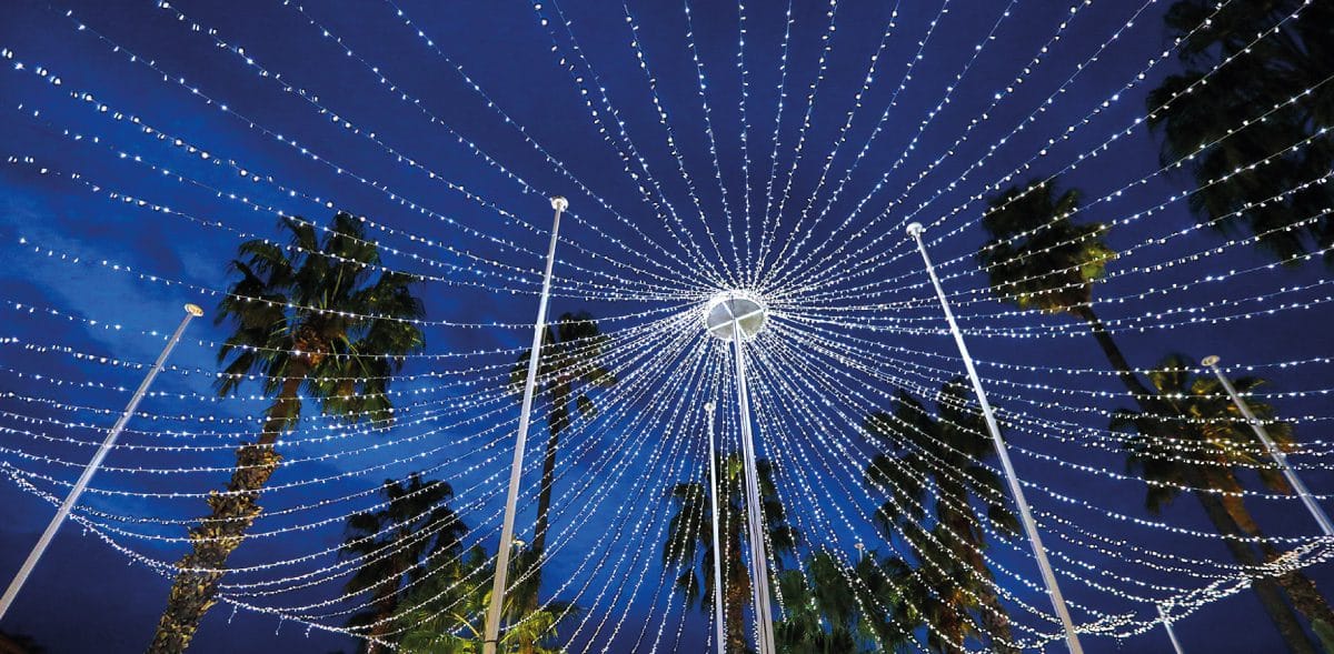 Pourquoi la ville de Toulon installe les lumières de Noël en avance cette année